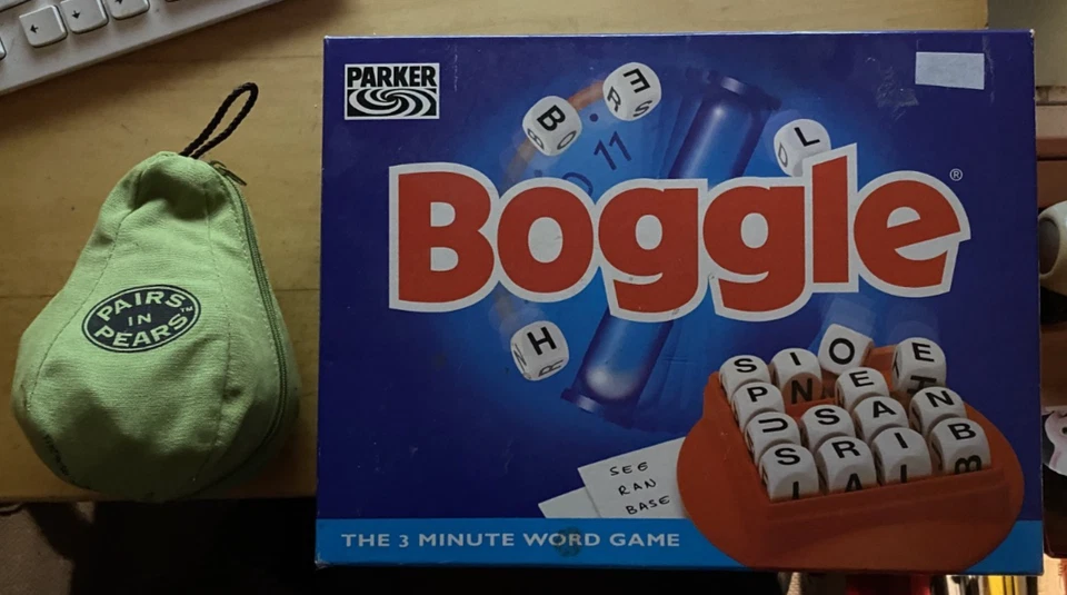 BOGGLE GAME ,BY PARKER  AS PHOTO ,USED CLEAN COMPLETE , + PAIRS IN PEARS GAME - Image 1 of 1