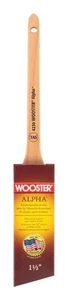 Cepillo de pintura angular de mezcla sintética con mango de madera Wooster 4230-1 1/2 pulg. - Imagen 1 de 2