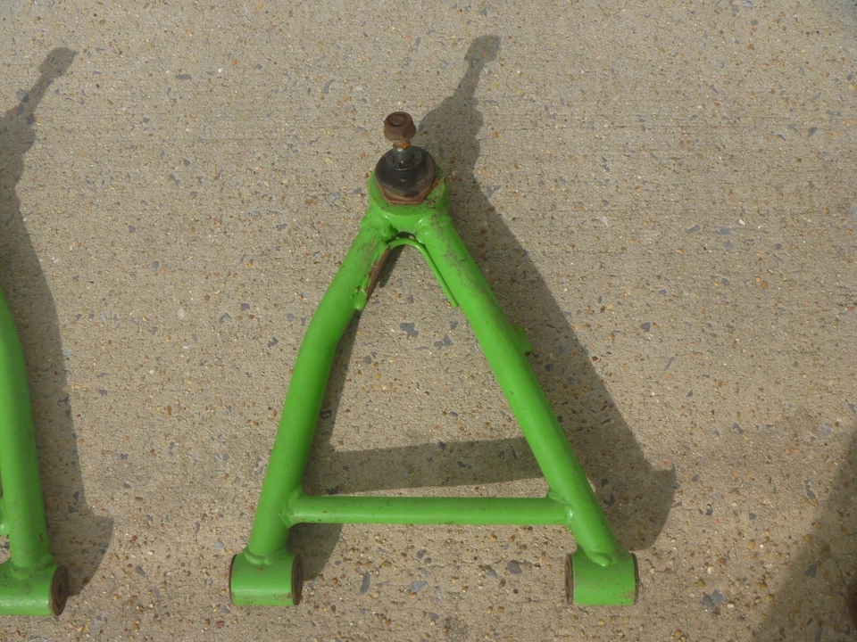 OEM 89-05 Kawasaki KSF250 KSF250A Mojave LH Upper A-arm - Image 1 of 1