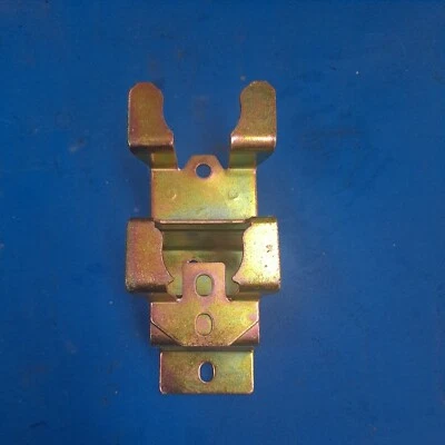 SOPORTE BOTELLA LÍQUIDO LAVADORA PARABRISAS DATSUN 280Z 70S BONITAS PIEZAS OEM Foto 1 de 3