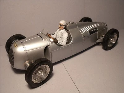 CMC 1/18  AUTO UNION  C  DRIVER  BERND  ROSEMEYER  PAINTED  FIGURE  BY  VROOM   - Image 1 of 4