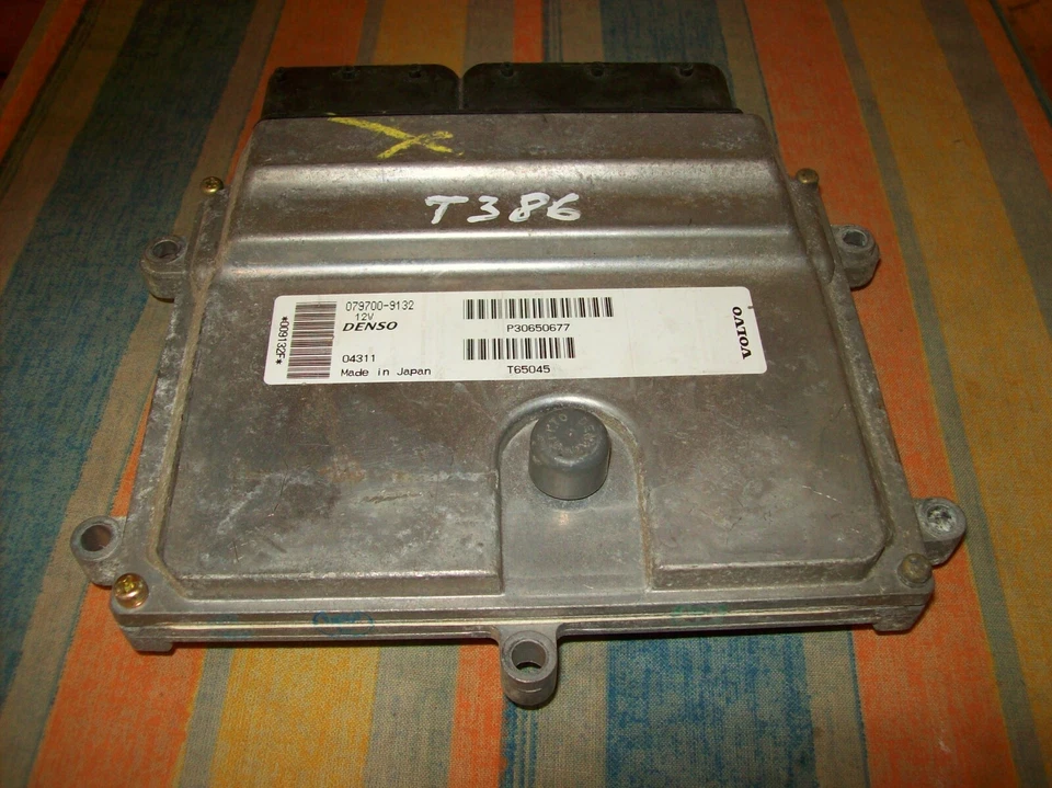 Centralina Volvo V50 S40 II 2.4 (B5244S5) 103kw/140cv 0797009132 P30650677 - Immagine 1 di 1