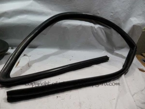 Jeep Grand Cherokee ZJ ZG 93-99 4.0 RH OSF door glass surround rubber seal - Picture 1 of 3