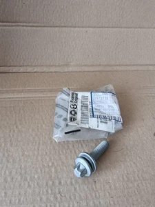 1x GENUINE JEEP RENEGADE TORX ENGINE SUPPORT BOLT M10x1.5x44 | 51972731 - Picture 1 of 4