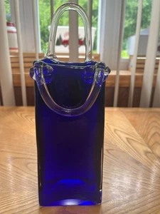 VINTAGE MURANO STYLE COBALT BLUE GLASS HANDBAG VASE VASE 9"....12" OVERALL - Picture 1 of 5