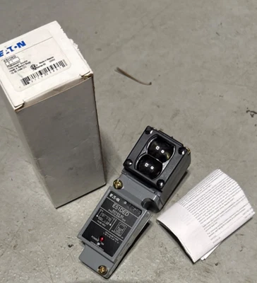 New IN  BOX Eaton Cutler Hammer  E51DED  Photo-Emitter Sensor W/Body 10-30 VDC - Image 1 of 3