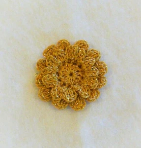 Aplique de colcha de oro metálico de 2 capas para flor de mamá X-Pequeño acolchado costura - Imagen 1 de 2