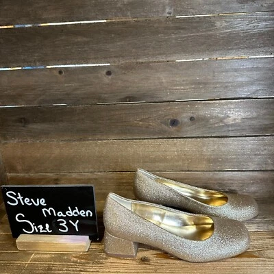 Nuevo en caja Tacones de salón formales brillantes dorados Steve Madden Jjennaa para niñas grandes talla 3 Y Foto 1 de 4