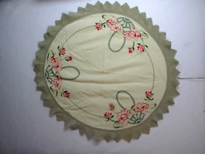 Vintage ARTS & CRAFT 40” Round Tablecloth Embroidered Scalloped Crochet Cotton ? - Picture 1 of 6