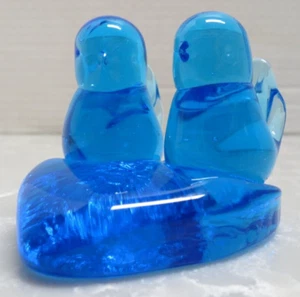 Blue Bird of Happiness Birds On Heart Art Glass Figurine Signed Leo Ward 1997 - Picture 1 of 8