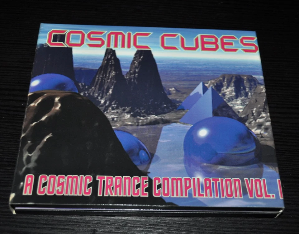 COSMIC CUBES Vol. 1 - A Cosmic Trance Compilation - Various - 2 CD's - Bild 1 von 4