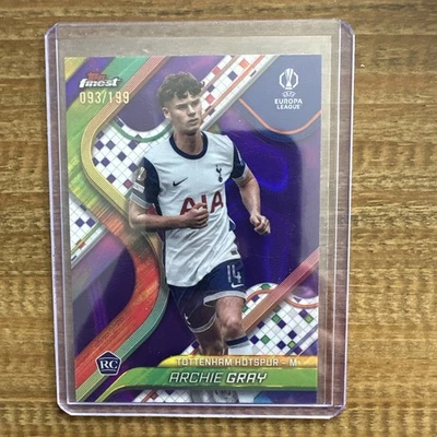 Tarjeta de novato 2024-25 Topps Finest UEFA Archie gris púrpura refractor de lava/199 Foto 1 de 2