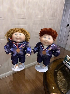 Cabbage Patch Kids Olympikids porcelana EE. UU. Juegos Olímpicos Danbury como nuevo 1996 2 muñecas Foto 1 de 4