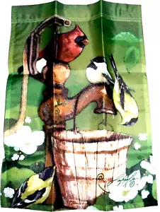 Bandera de jardín decorativa ~ 12 1/2' x 18" ~ PÁJAROS EN BOMBA DE AGUA - Imagen 1 de 1