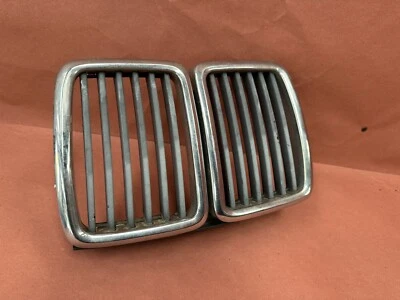 BMW E30 323I M3 318I 320I 325e 325I 325IX capó rejilla embellecedor central OEM 118 k millas Foto 1 de 4