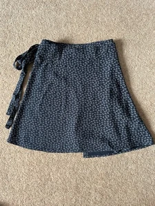 Brandy Melville Wrap Skirt Navy Floral Print One Size Barely Worn - Picture 1 of 5