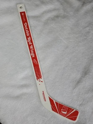 Detroit Red Wings Little Caesars Arena inaugural Season Mini Stick SGA 2017 - 18 - Image 1 of 4