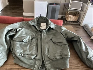 Chaqueta de vuelo piloto militar estadounidense CWU-45/P para clima frío verde grande 42-44 - Imagen 1 de 24
