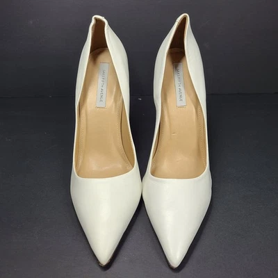 Zapatos de salón Saks Fifth Avenue para mujer con tacón triangular geométrico de cuero talla 9,5 Foto 1 de 4