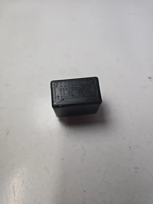 Relé intermitente indicador Suzuki SV1000S K3 K4 2003-2004 Foto 1 de 2