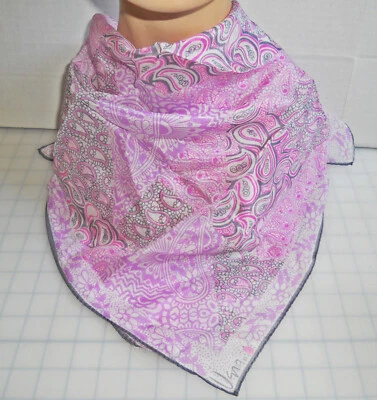 VERA NEUMANN Vintage Mod Paisley Scarf LadyBug Logo  27”x25” Mint Condition NOS - Image 1 of 4