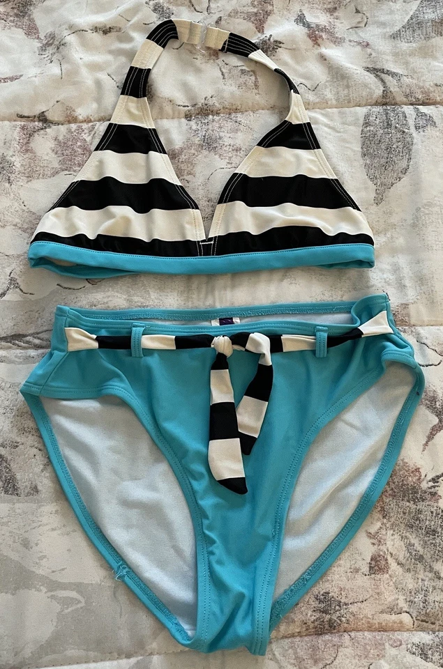 Traje de baño bikini OP de 2 piezas para niñas, talla L 10-12 parte superior a rayas azul bebé Foto 1 de 4