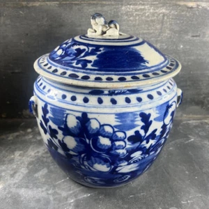 Antique Pot couvert à gingembre ou riz en porcelaine . Poignée Zoomorphe . Chine - Foto 1 di 10