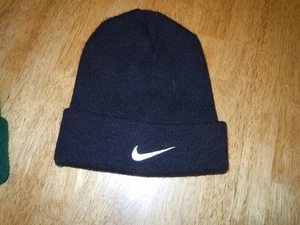 NIKE BEANIE WINTERMÜTZE VINTAGE ENDE 90ER SCHWARZ MADE IN USA WEISS SWOOSH VTG - Bild 1 von 3