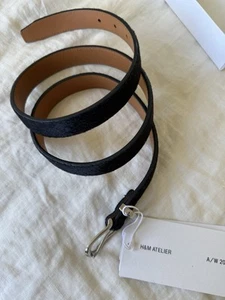 NUEVO H&M ATELIER 100% CUERO GENUINO HEBILLA PLATEADA NEGRO IMITACIÓN PELO CINTURÓN OS - Imagen 1 de 6