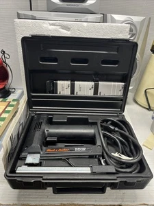 Kit de grapadora eléctrica Black And Decker #9701 incluye 3 cajas grapas - Imagen 1 de 8
