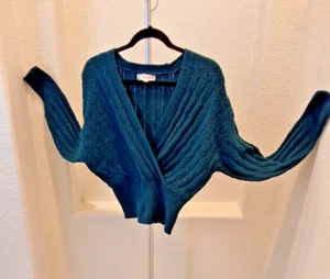 Pull chauve-souris côtelé bleu foncé élégant rose taille S manches ballon neuf avec étiquette - Photo 1/7