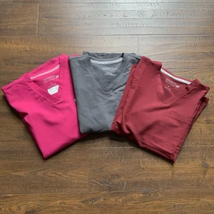 Fabletics Lot of 3 Womens Vital Scrub Tops Size Medium - 1 New, Assorted Colors - Picture 1 of 13