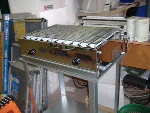 GRILL BARBECUE FORNELLO GRATICOLA A GAS GPL IN ACCIAIO A DUE FUOCHI CON TAVOLINO - Foto 1 di 2