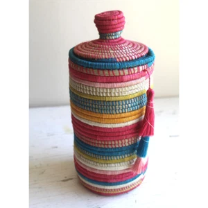 Webkanister Ruanda Made Raffia Korb mit Deckel Behälter Regenbogen Handarbeit - Bild 1 von 7