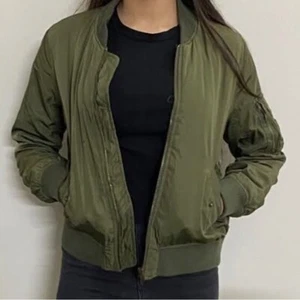 INGNI Chaqueta Bomber Acolchada Verde Talla Mujer’s Mediana Cremallera Completa - Imagen 1 de 10