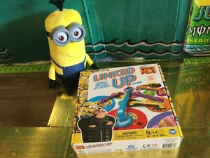 JUEGO DE MESA DESPICABLE ME LINKED UP NUEVO EN CAJA MÁS PELUCHE ESBIRRO PARLANTE DE BONIFICACIÓN - Imagen 1 de 21