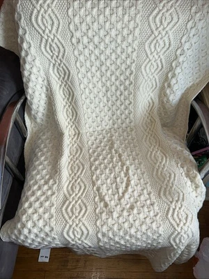 Manta Irlandesa Aran 100% Lana Merino - Suave - 60 x 36 pulgadas - Natural Foto 1 de 4