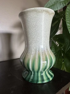 Jarrón antiguo de cerámica artística francesa verde cristalino blanco Sarreguemines 9 5/8" - Imagen 1 de 24