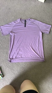Men’s Lululemon Metal Vent Tech Short Sleeve Shirt NWT Size Medium Lavender Lux - Picture 1 of 4