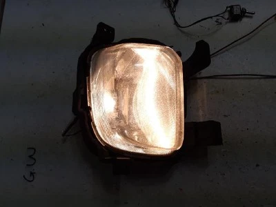 2014 KIA Rondo All New Carens Right Halogen Fog Light 92202-A4000 - Image 1 of 4