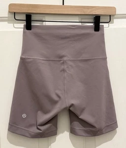 Lululemon W7BESS Wunder Train pantaloncini a vita alta 6" cuciture interne viola verbena taglia 4 - Foto 1 di 8