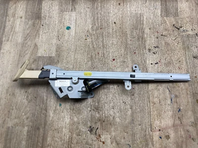 MERCEDES BENZ CLK55 W209 OEM 05-09 CONVERTIBLE PASAJERO DELANTERO CINTURÓN ALIMENTADOR  Foto 1 de 4