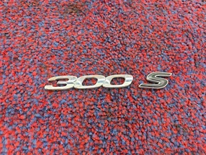 CHRYSLER 300 S 15-23 OEM BAÚL LOGOTIPO SIGNO SÍMBOLO EMBLEMA PLACA DE IDENTIFICACIÓN - Imagen 1 de 4