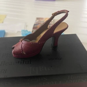 Just The Right Shoe Raine Drops Heel Pump It up 25147 bomba de vino tinto - Imagen 1 de 12