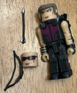 Marvel Minimates - Avengers ~ Hawkeye - Picture 1 of 2