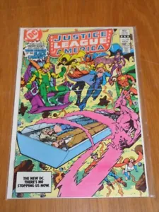 JUSTICE LEAGUE OF AMERICA #220 DC COMICS NM (9.4)  NOVEMBER 1983 - Picture 1 of 1