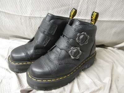 Botas de plataforma Dr. Martens Devon con hebilla de flores de cuero negras para mujer talla 7 Foto 1 de 4