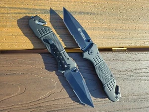 TWO Smith & Wesson EDC Knives with belt cutter and glass breaker. - Picture 1 of 12