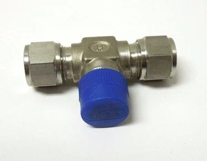 HOKE GYROLOK 8TTM8 1/2" MALE BRANCH TEE 316SS INSTRUMENT FITTING 8TTM8 - Picture 1 of 3