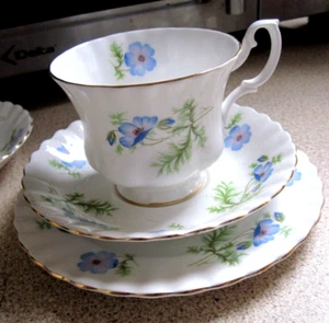 QUITE RARE RICHMOND BONE CHINA, BLUE POPPY CUP /SAUCER SIDE PLATE UNUSED - Picture 1 of 3